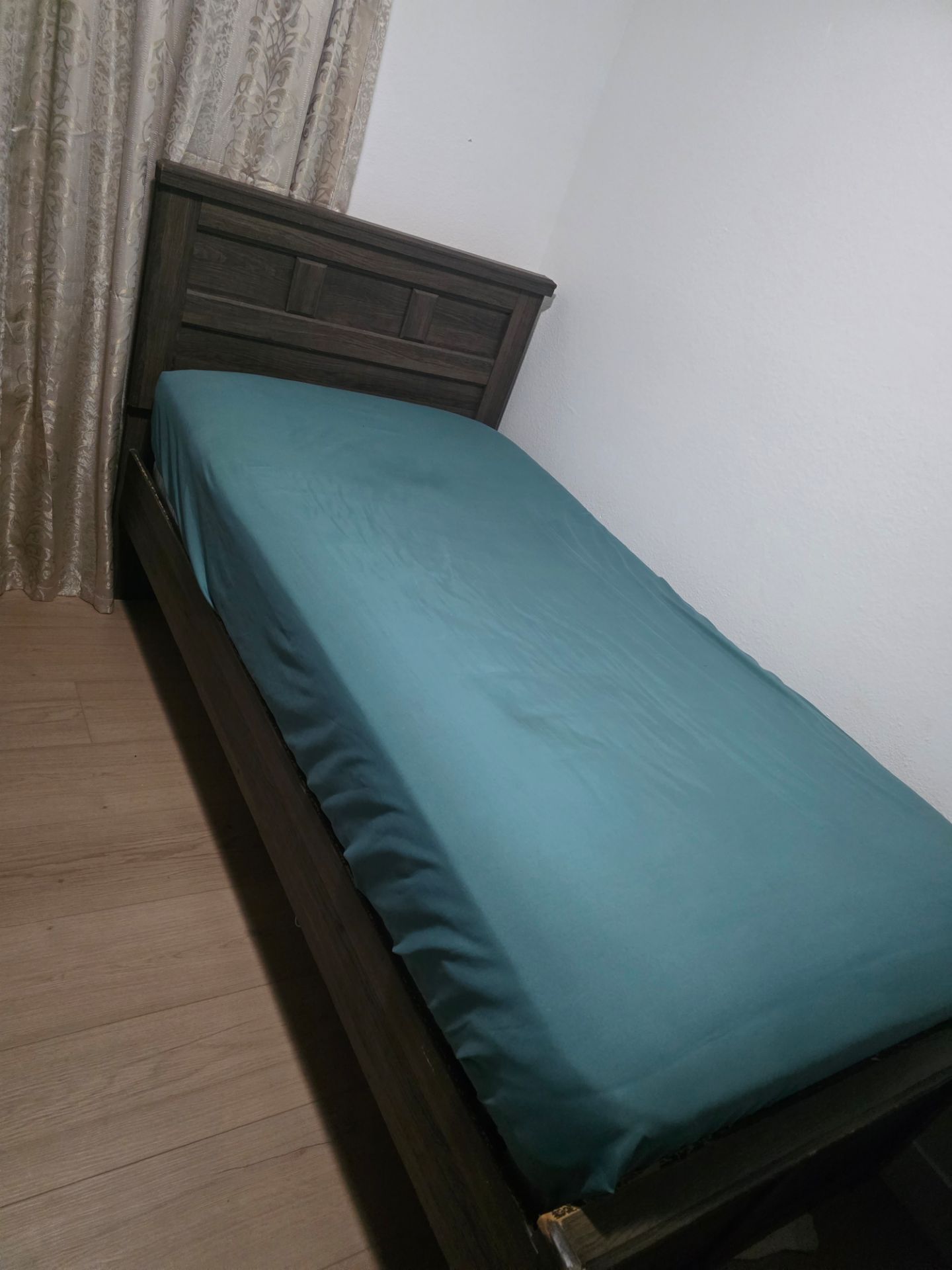 Twin Bed