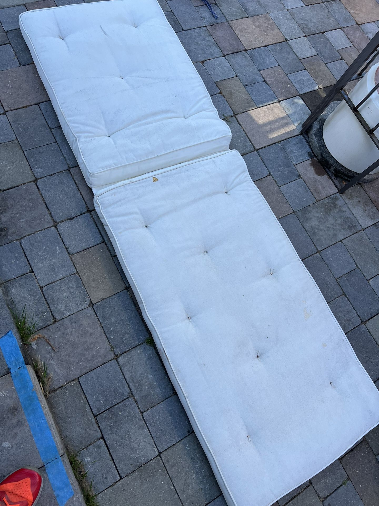 1 Piece Outdoor Patio Furniture Cushions in White by Pottery Barn  Located in concord  Very good condition  No damages Covers not removable   Measures