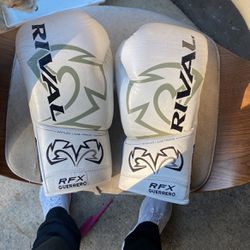 Rival RFX Guerrero 8oz Boxing Gloves