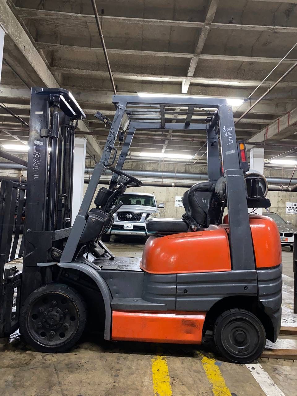 TOYOTA forklift for sale LOW HOURS