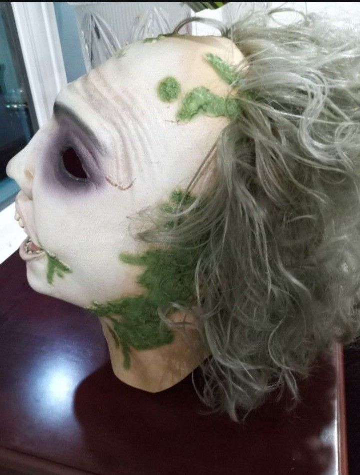 BETTLE JUICE HALLOWEEN MASK 🎃