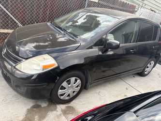 2010 Nissan versa