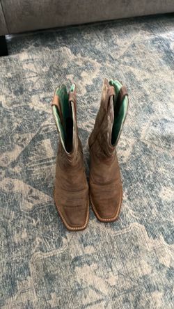 Ariat women’s cowboy boots size 7.5