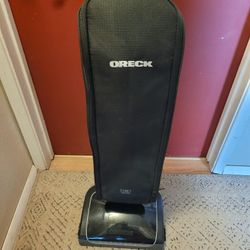 Oreck Elevate Control Vacuum (Like New)