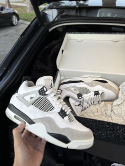 Military Jordan 4