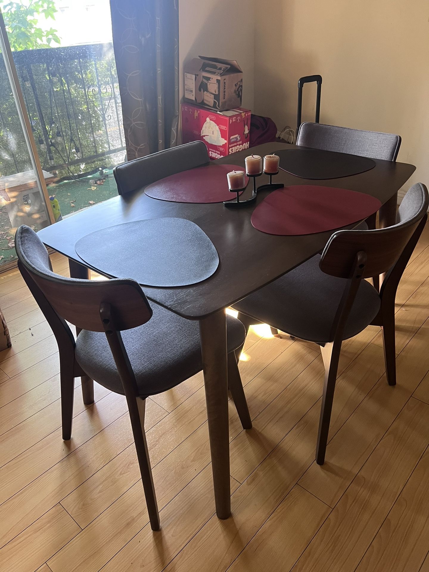Dining Table/Mid Century Modern Wood Kitchen Table w/4 Chairs
