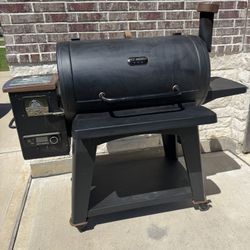 Pitt Boss Smoker 