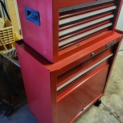 Craftsman Rolling Tool Box With a Bunch Of Tools! 