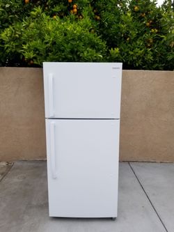 3MONTHS WARRANTY 30X30X66 INSIGNIA FRIDGE 18CUFT WHITE
