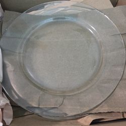 14 Clear Dinner Plates 