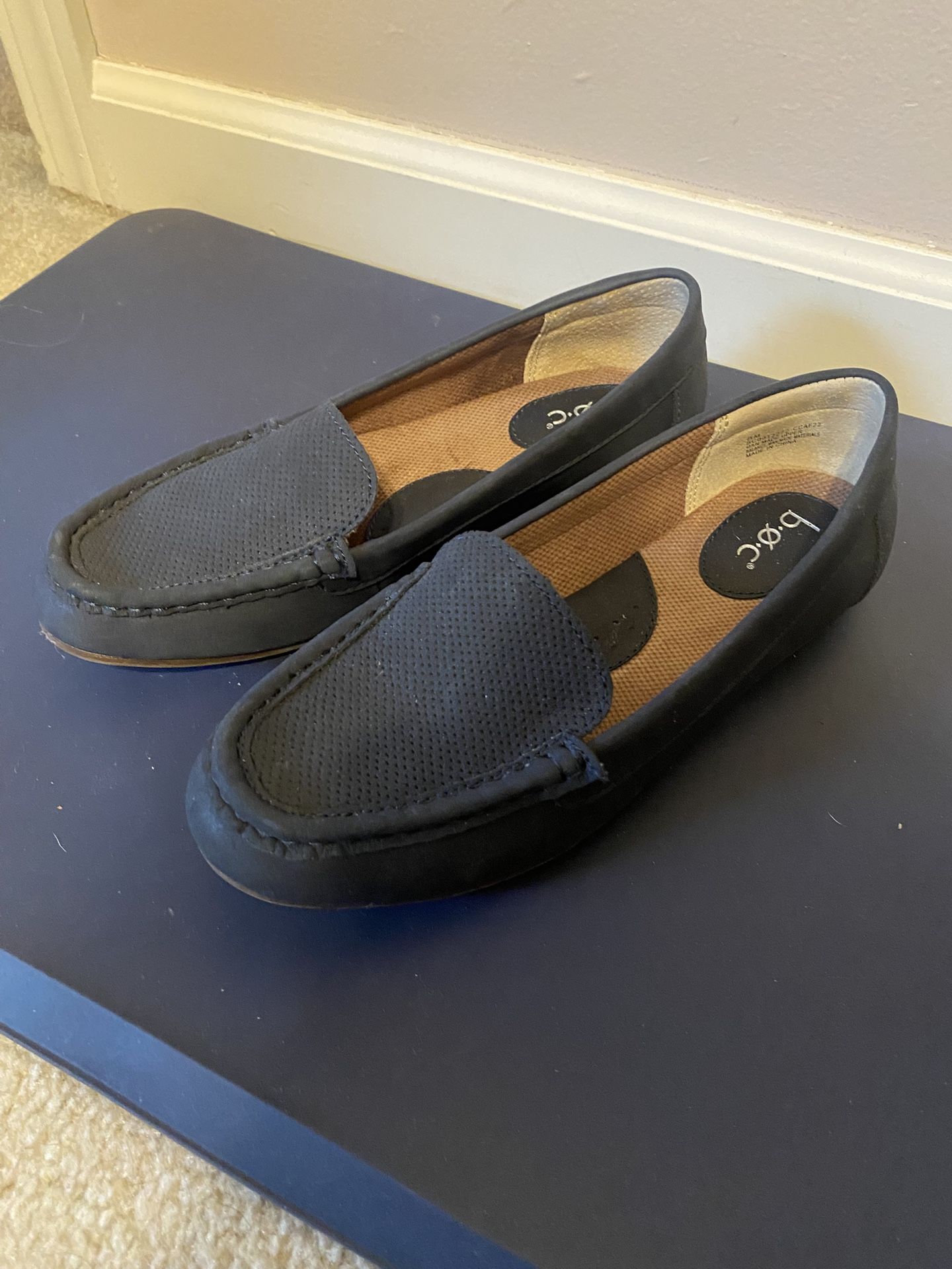 B.o.c. Women’s Navy Loafers Size 8