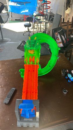 Hot Wheels Dragon Loop Track Set