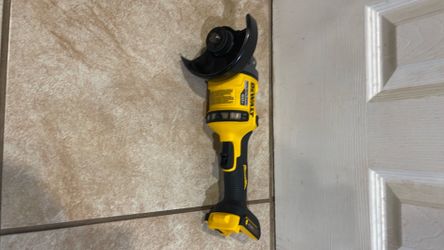Dewalt  flexvolt 4-1/2” 6” ( 115 -150 mm )  Grinder ( tool only )