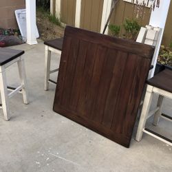 Dinning Table With 4 Stools 