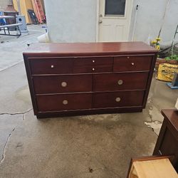 Free Dresser 
