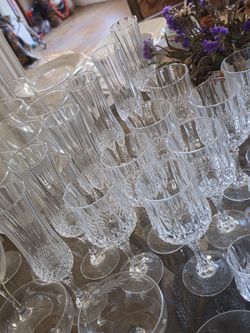 China plates and crystal glasses England Japan