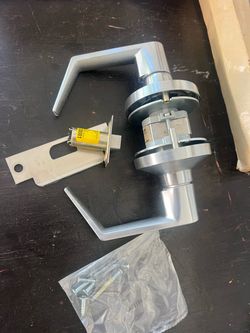 Door lever lock set commercial grade