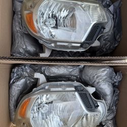 12-15 Toyota Tacoma Headlights 