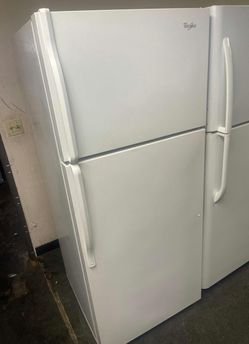 Whirlpool Top Mount Refrigerator, White, Good Condition with Adjustable Shelves