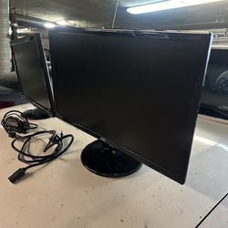 2 Flat Panel Computer Screens