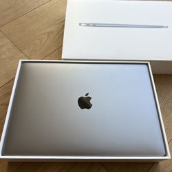 FAST 16GB RAM M1 Chip MacBook Touch ID 256GB SSD 8-Core CPU Retina Display 13” Air Lighter Than Pro 2021 To 2023 Current Selling Model 