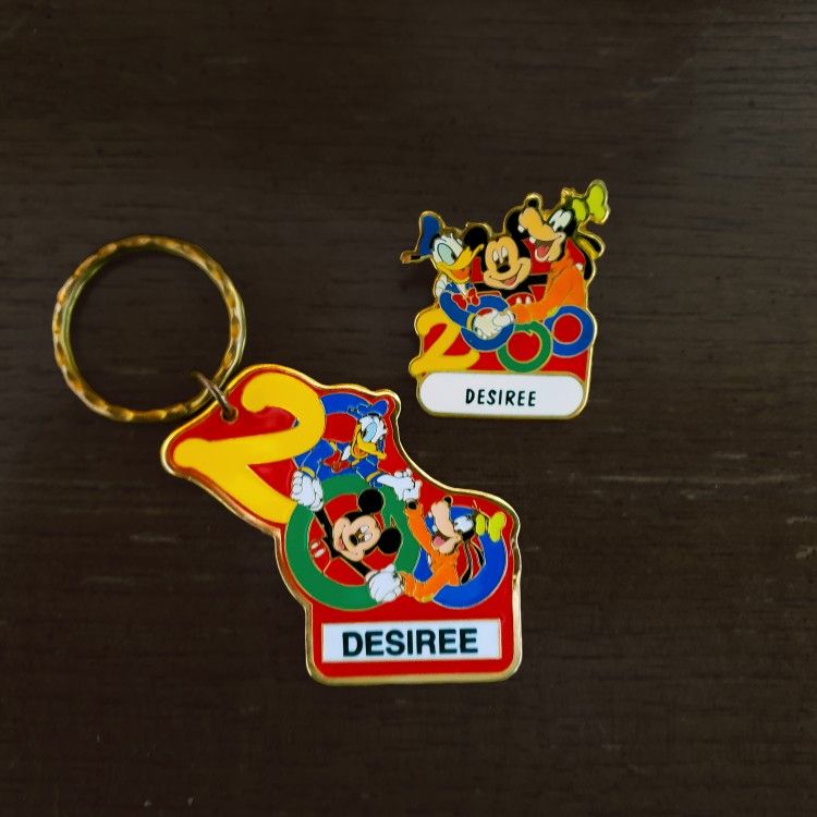 Disney World 2000 Pin and Keychain.