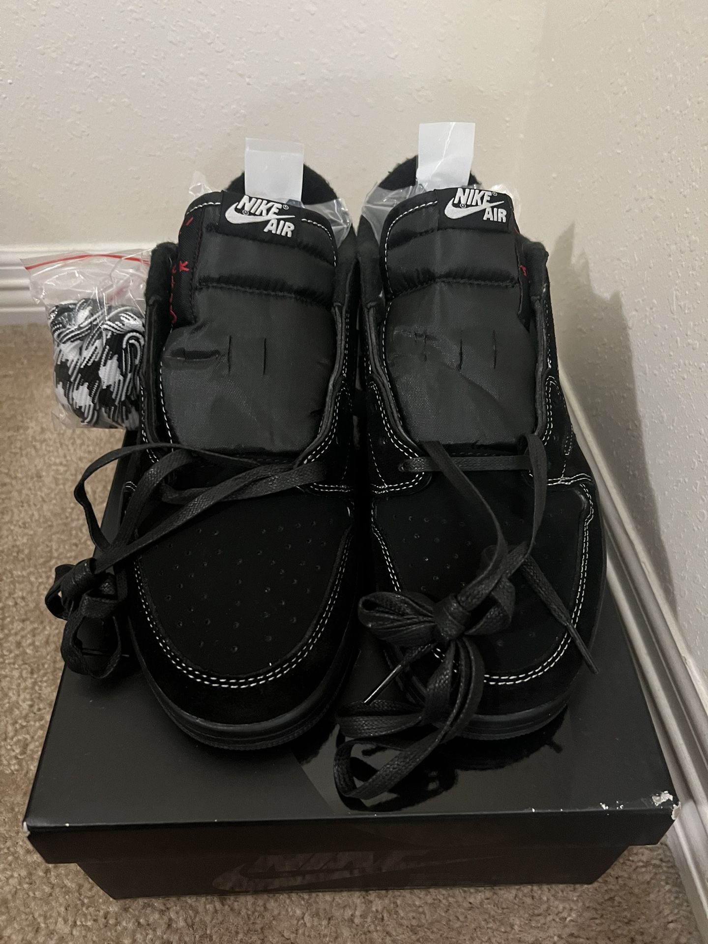 Selling Brand New Nike x Travis Scott Crossover