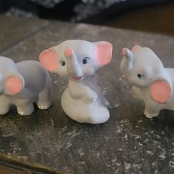 3 Mini Elephants 