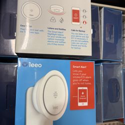 Brand New Leeo Smart Alert Nightlight – Smoke/CO Alarm Monitor