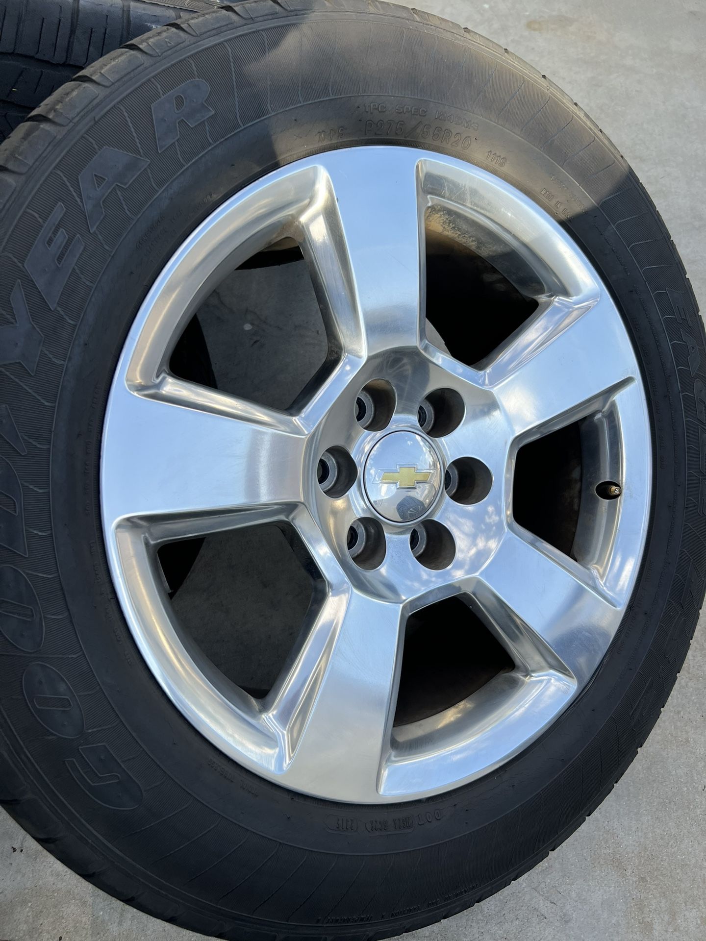 Chevy/ 20 Inch / Wheels And Tires