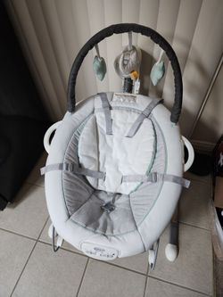Graco Soothe n Sway Baby Swing w/ portable bouncer
