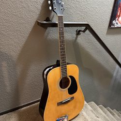 Rogue RD80 Full Size Acoustic Guitar – Needs One String – Good Condition