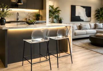 8 beautiful transparent stools 8 bancos hermosos transparentes