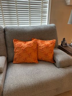 Set of 2 fall throw pillows - 16”x16”- NEW