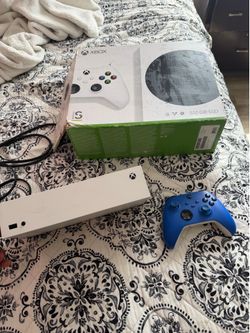 Xbox series s for sell looking to get 350$ willing to negotiate! Everything new paid like 450+