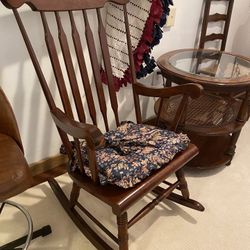 Rocking Chair Excellent Condition Solid Wood 