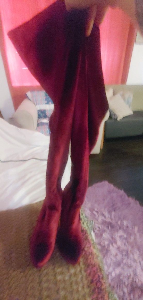 Thigh-high Suede Maroon Boots size 7