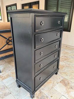Dresser