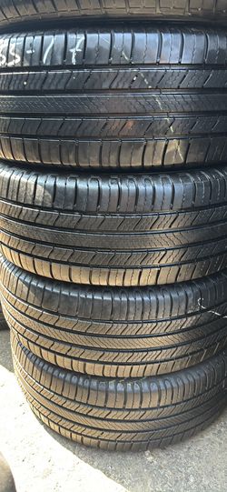 Set Of Tires (4) 215-55-17 Michelin Defender 2