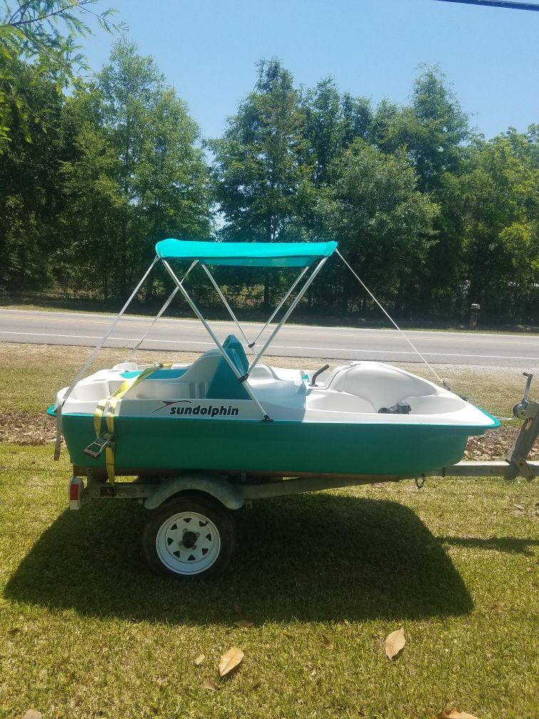 Paddle boat and trailer