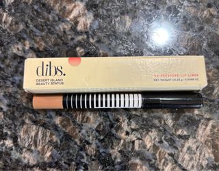 NEW DIBS NO PRESSURE LIP LINER IN LIGHT $7!