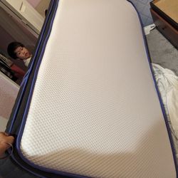 XL/ Twin Mattress Like New