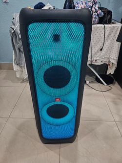 JBL PartyBox 1000 High-Power Wireless Bluetooth Party Speaker