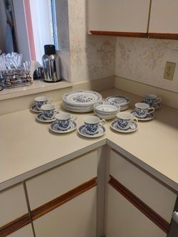 JOHNSON BROTHERS DISH SET