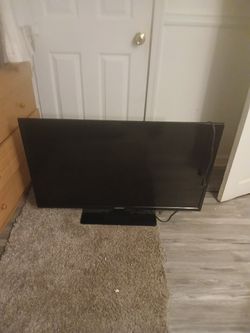40 inch tv 1080p not smart no remote works good with cable and games