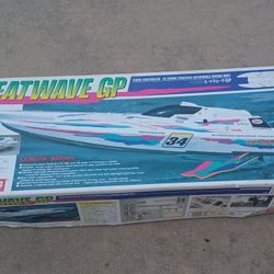 BRAND NEW Kyosho RC .18 NITRO Racing Catamaran Boat Radio Control