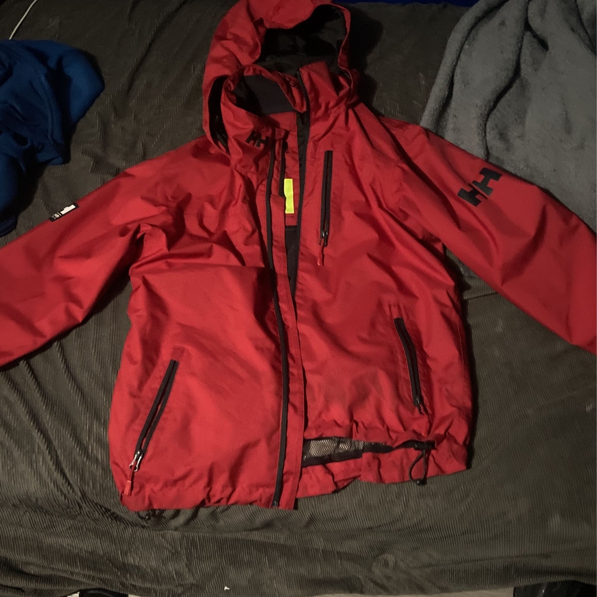 Red Helly Hensan