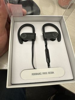Power Beats 3 Headphones