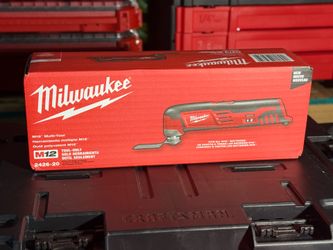Milwaukee M12 12V Lithium-lon Cordless Oscillating Multi-Tool (Tool-Only)