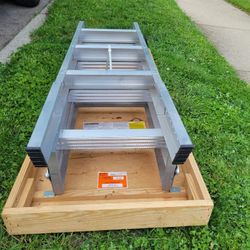 LOUISVILLE ALUMINUM FOLDING ATTIC LADDER